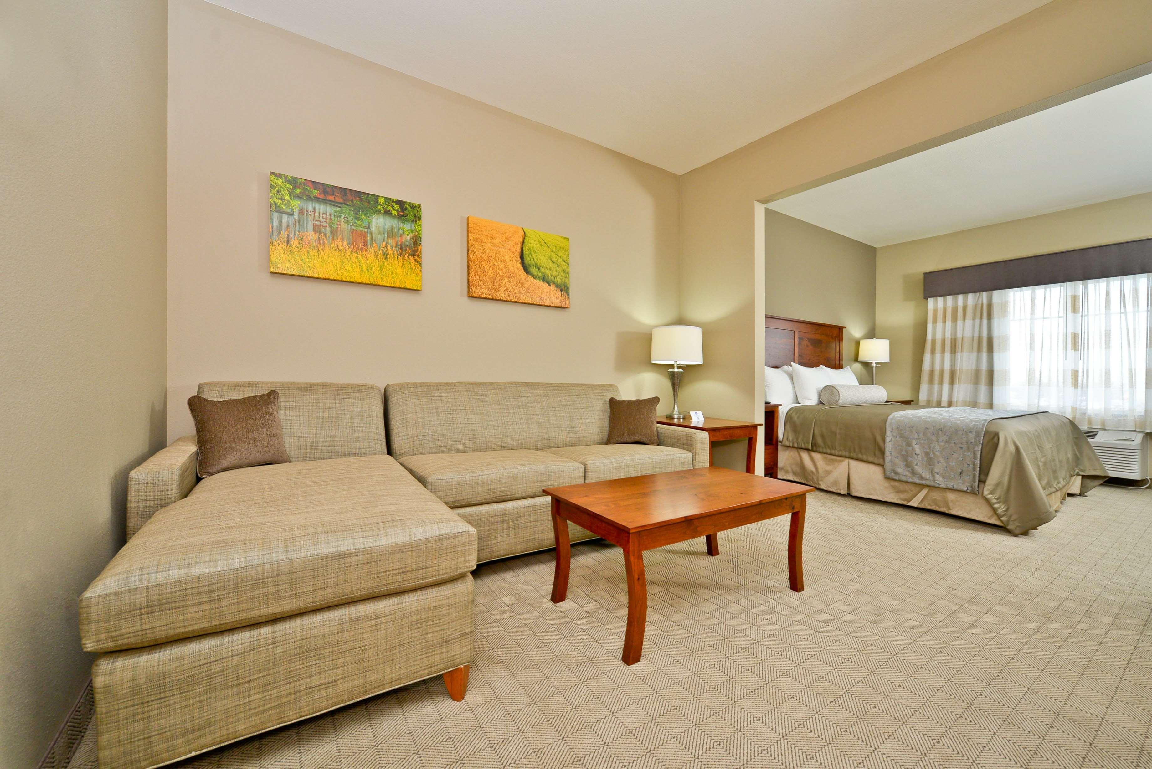 Best Western Plus Green Mill Village Hotel & Suites Arcola Zewnętrze zdjęcie